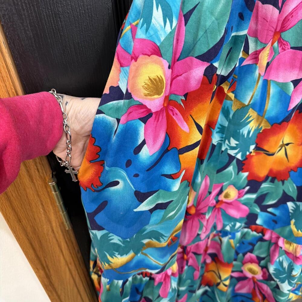 Hilo Hattie Hawaiian Dress Sz M Colorful Floral Ruffle Hem Pocket Tropical VTG - Picture 6 of 7